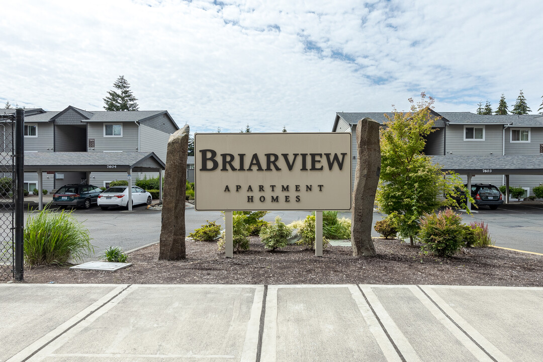 Briarview Apartments in University Place, WA - Foto de edificio