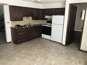321 SE Wall Ave in Des Moines, IA - Building Photo - Building Photo