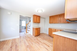 150 Neponset St in Canton, MA - Foto de edificio - Building Photo