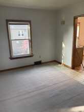 826 Hess Ave, Unit 4 in Erie, PA - Building Photo - Building Photo