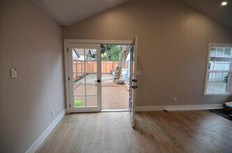 1109 Pine St in Menlo Park, CA - Building Photo - Building Photo