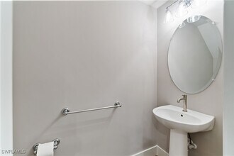 16139 Ravina Way in Naples, FL - Foto de edificio - Building Photo