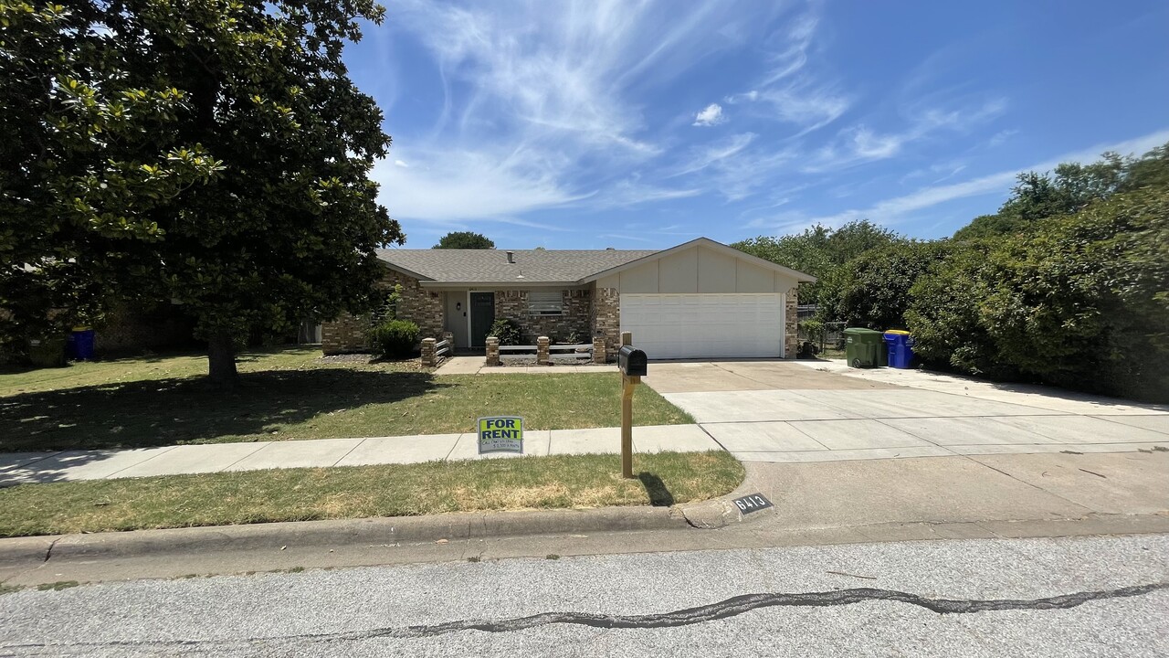 6413 Moonglow Ln in Watauga, TX - Building Photo