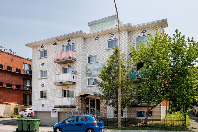 6030 Chevalier Rue in Montréal, QC - Building Photo - Building Photo