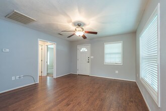 112 Sulphur Springs Rd in Bryan, TX - Building Photo - Building Photo