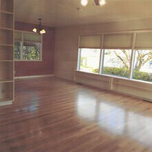 240 McGilchrist St S in Salem, OR - Building Photo - Building Photo