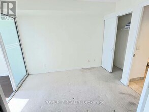 8 York St in Toronto, ON - Building Photo - Building Photo