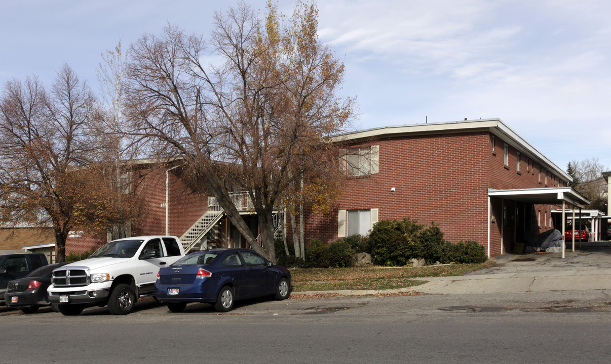 Foothill Terrace Apartments in Salt Lake City, UT - Foto de edificio