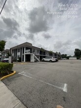Taft Plaza Apartments in Hollywood, FL - Building Photo - Building Photo