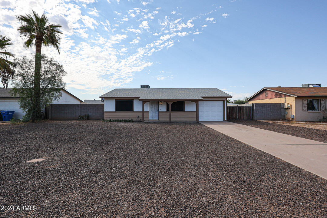 4137 E Roeser Rd in Phoenix, AZ - Foto de edificio