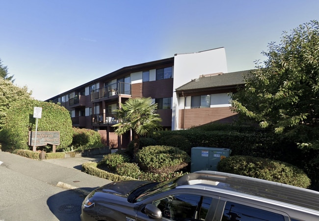 property at 1600 Dufferin Crescent