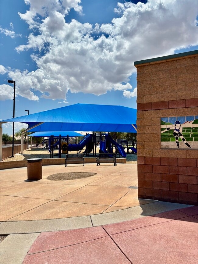 property at 8863 N Willeta Dr