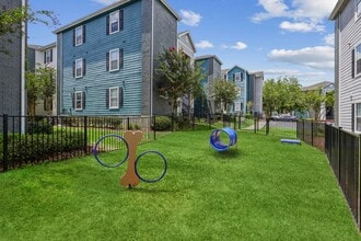 Centric on 34th in Gainesville, FL - Foto de edificio - Building Photo