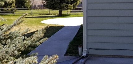 341 Valley Grove Dr in Bozeman, MT - Foto de edificio - Building Photo