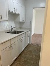 Executive Towers in Vancouver, BC - Building Photo - Building Photo