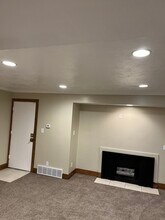 435 E Creekside Cir, Unit #B in Murray, UT - Foto de edificio - Building Photo