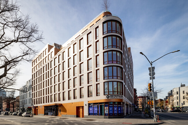 8 Marcy in Brooklyn, NY - Foto de edificio - Building Photo