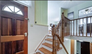 1284 Warwick Av in Oakville, ON - Building Photo - Building Photo