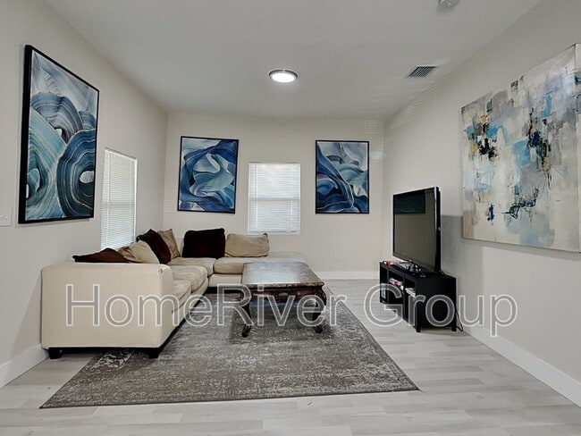 2423 E 19th Ave in Tampa, FL - Building Photo - Building Photo