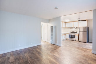 Surfside in Alameda, CA - Building Photo - Building Photo