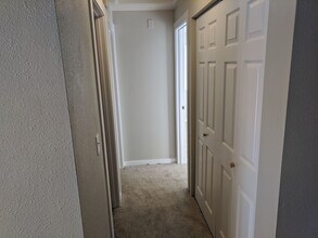 2440 SE 8th Ct in Gresham, OR - Building Photo - Building Photo