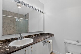360 E Randolph St, Unit 3105 in Chicago, IL - Building Photo