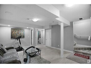 2333 Wonnacott Crescent in Edmonton, AB - Building Photo - Building Photo