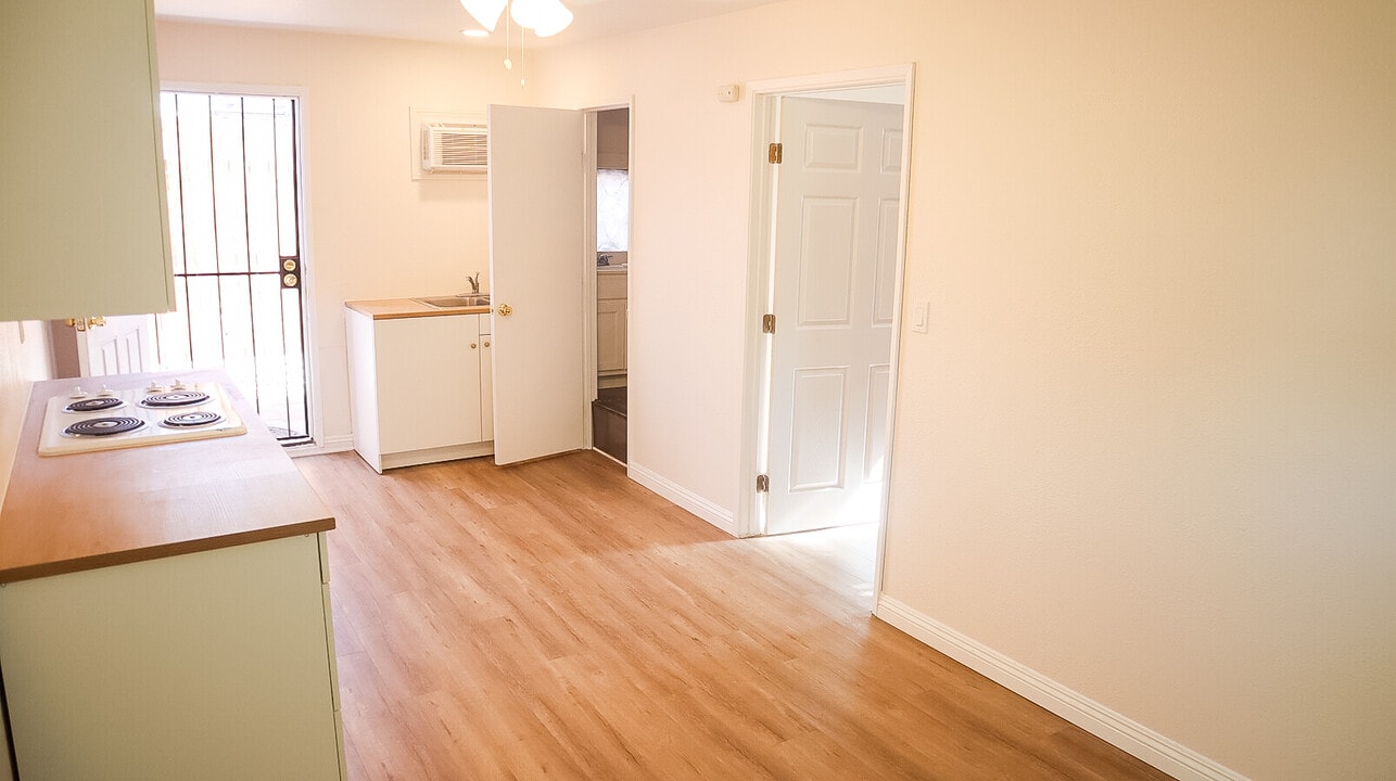 1347 Genevieve St, Unit B in San Bernardino, CA - Foto de edificio