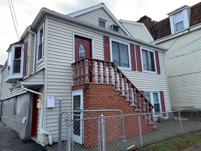 10 Coolidge Ave in Yonkers, NY - Building Photo - Building Photo