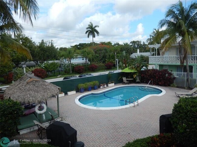 2124 NE 5th Ave in Wilton Manors, FL - Building Photo - Building Photo