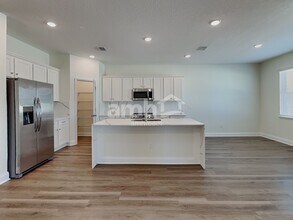 2562 Feather Crst Dr in St. Cloud, FL - Building Photo - Building Photo