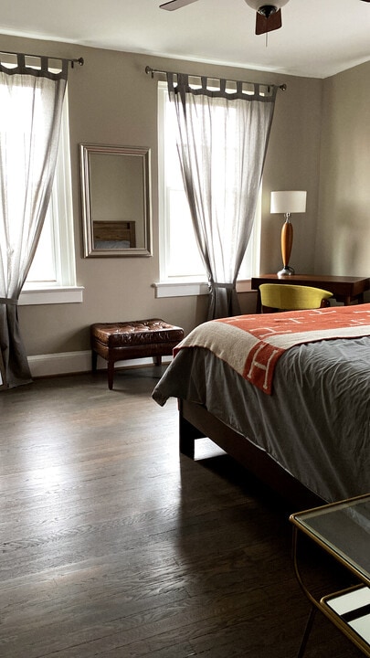 2410 20th St NW, Unit 301 in Washington, DC - Foto de edificio