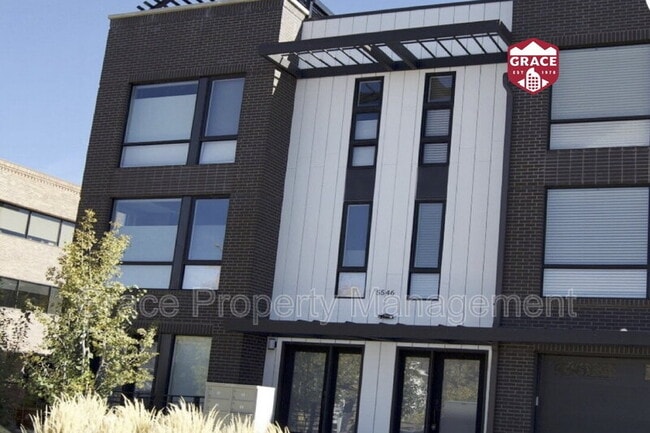 property at 5546 S Sycamore St