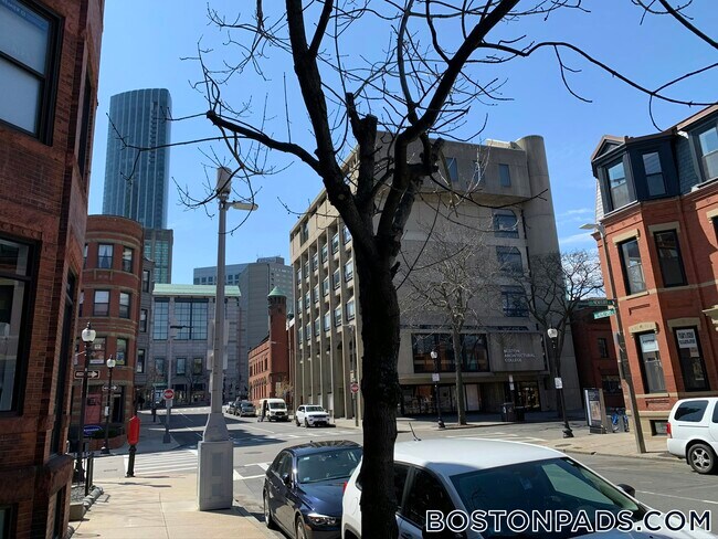 48 Hereford St, Unit 1 in Boston, MA - Building Photo - Building Photo