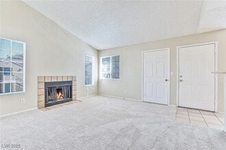 2685 Jennydiane Dr, Unit D in Las Vegas, NV - Building Photo - Building Photo