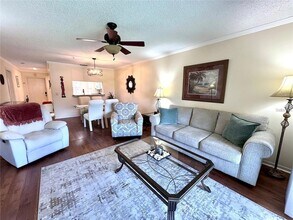 6505 Stone River Rd, Unit 309 in Bradenton, FL - Foto de edificio - Building Photo