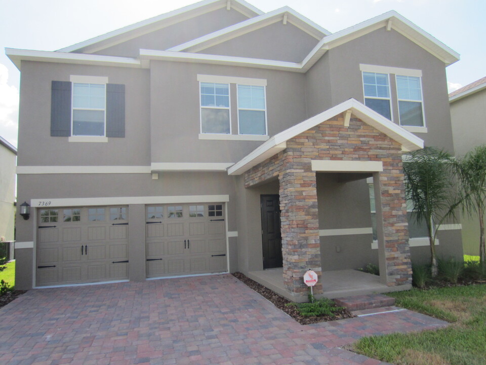 7369 Fairgrove Ave in Windermere, FL - Foto de edificio