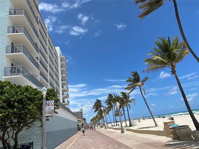 property at 400 N Surf Rd