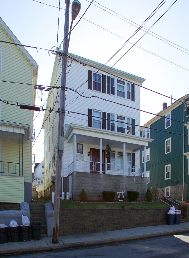 530 S Almond St in Fall River, MA - Building Photo - Building Photo