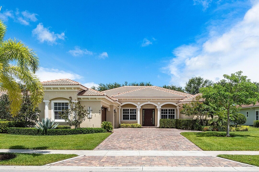 447 Rudder Cay Way in Jupiter, FL - Building Photo