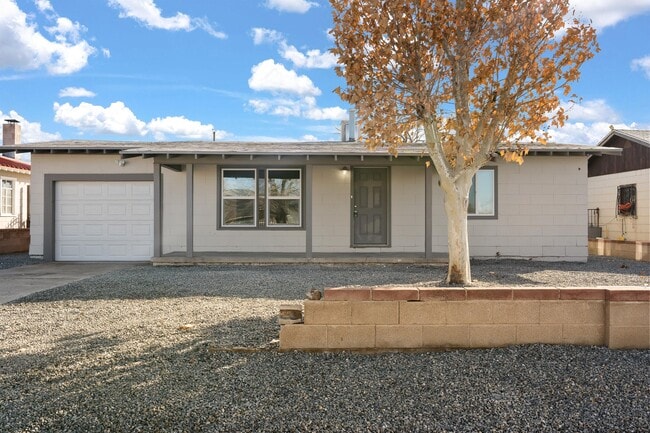 532 Loma Hermosa Dr NW in Albuquerque, NM - Building Photo - Building Photo