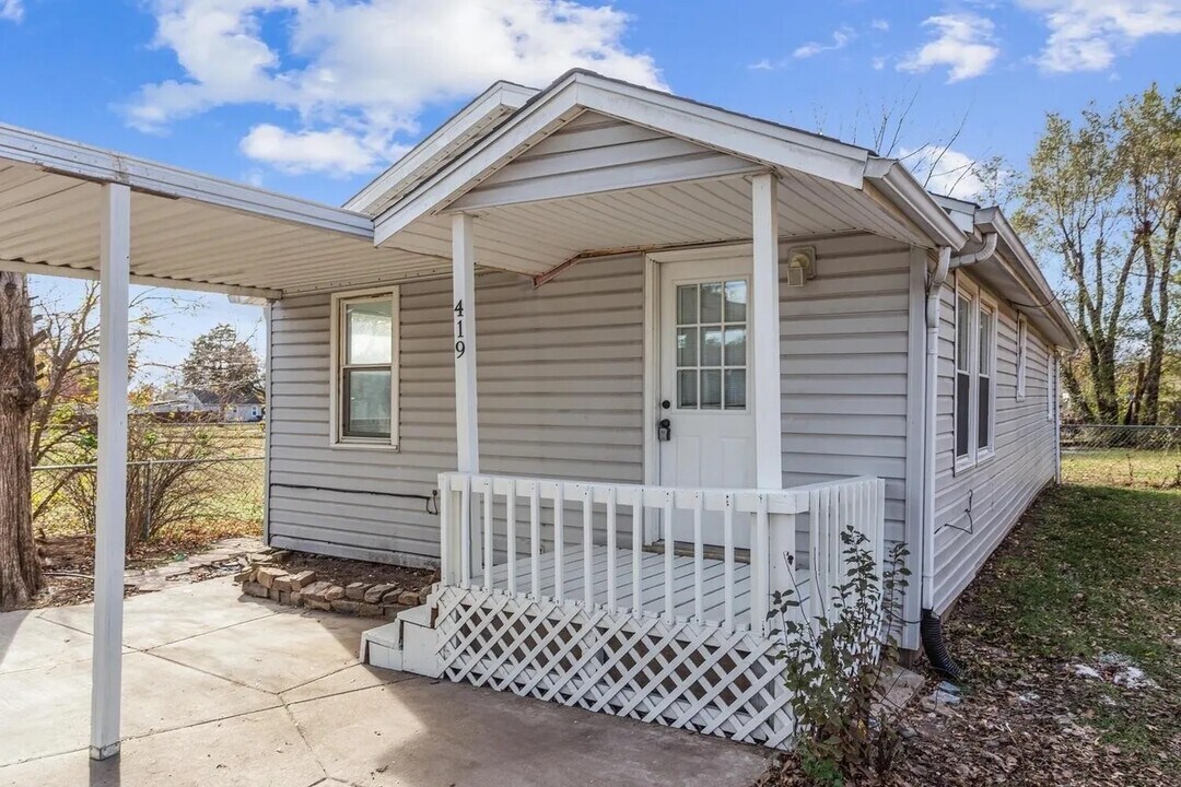 419 McLain Ave in Newton, KS - Building Photo
