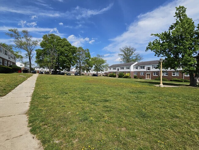 1001 S Main St, Unit 106 in Pleasantville, NJ - Building Photo - Building Photo