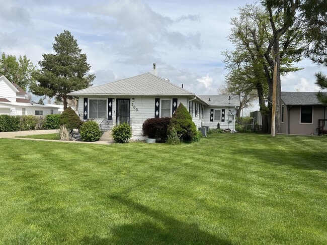509 E Riverview Ave in Fort Morgan, CO - Foto de edificio - Building Photo