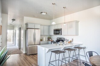 3723 2280 N in Lehi, UT - Building Photo - Building Photo