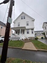 22 Plimpton Ave in Norwood, MA - Building Photo