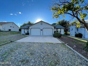 1030 N Old Chisholm Trail in Dewey, AZ - Building Photo - Building Photo