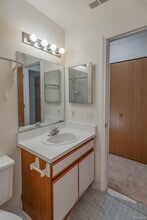 42741 Lilley Pointe Dr, Unit 42741 in Canton, MI - Foto de edificio - Building Photo