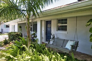 1327 Sunbury Dr in Ft. Myers, FL - Building Photo