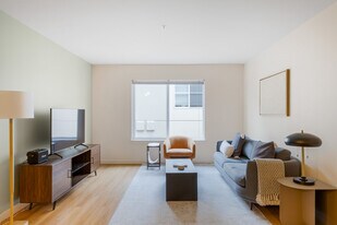 938 110th Ave NE, Unit FL2-ID906 in Bellevue, WA - Building Photo